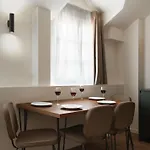 Limehome Rue Du Bailliage Lägenhet Versailles